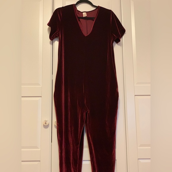 Smash + Tess Sunday Velvet Romper in Merlot - Picture 5 of 6